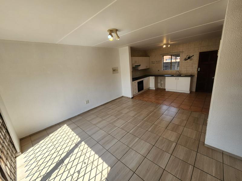 2 Bedroom Property for Sale in Florida Glen Gauteng