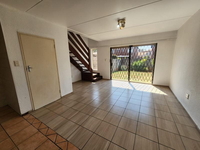2 Bedroom Property for Sale in Florida Glen Gauteng