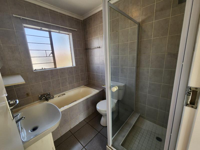 2 Bedroom Property for Sale in Florida Glen Gauteng