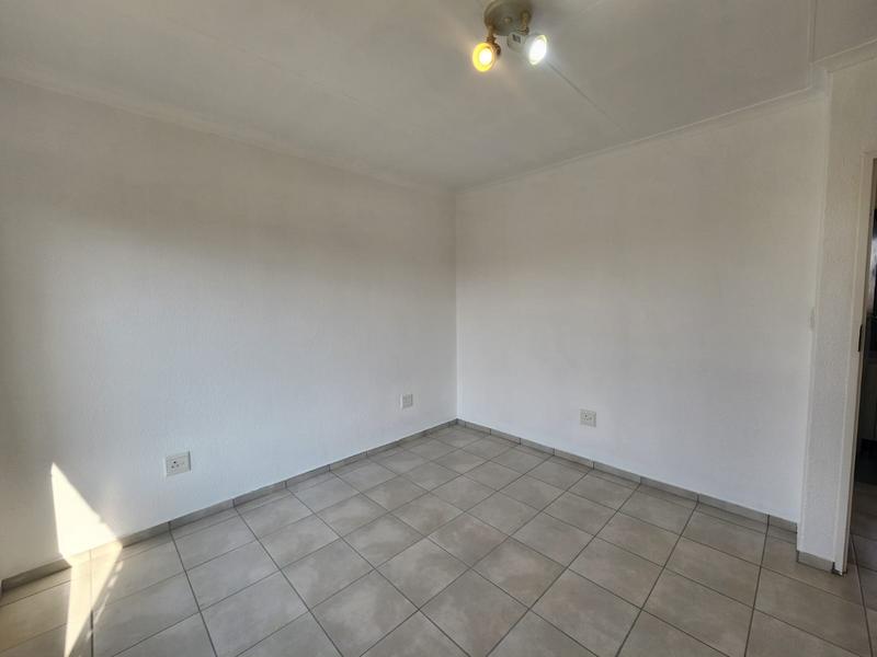 2 Bedroom Property for Sale in Florida Glen Gauteng