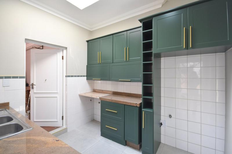 6 Bedroom Property for Sale in Midstream Estate Gauteng