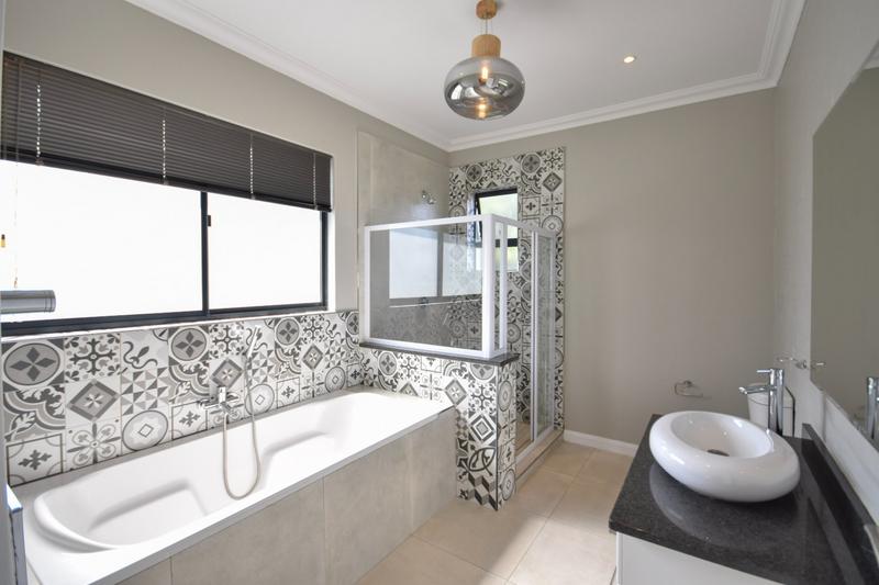 6 Bedroom Property for Sale in Midstream Estate Gauteng