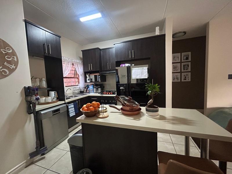 To Let 2 Bedroom Property for Rent in Pretorius Park Gauteng