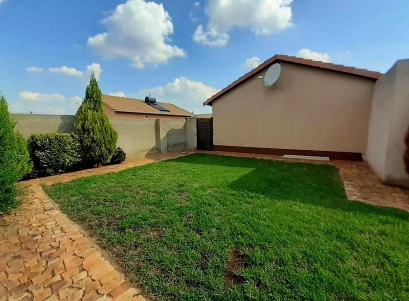2 Bedroom Property for Sale in Protea Glen Gauteng