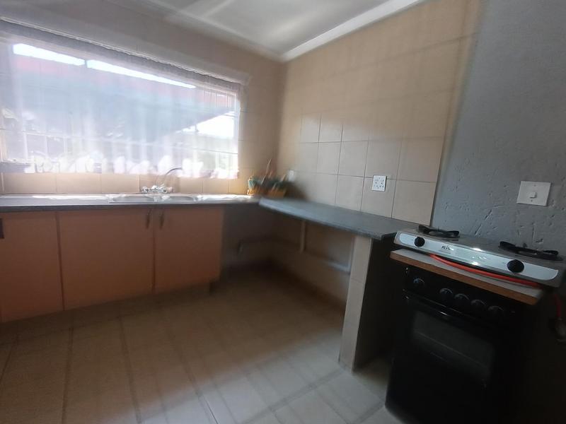 To Let 2 Bedroom Property for Rent in Symhurst Gauteng