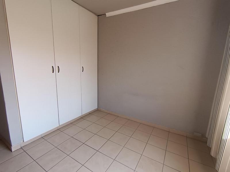 To Let 2 Bedroom Property for Rent in Symhurst Gauteng