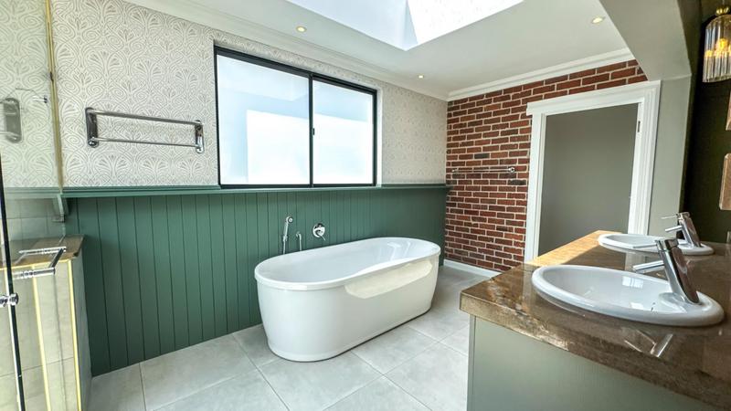 6 Bedroom Property for Sale in Midlands Estate Gauteng