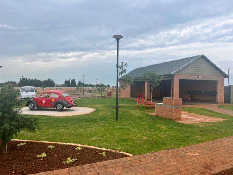 5 Bedroom Property for Sale in Midstream Heights Gauteng