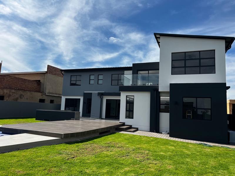 5 Bedroom Property for Sale in Midstream Heights Gauteng