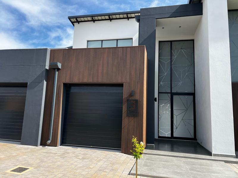 5 Bedroom Property for Sale in Midstream Heights Gauteng