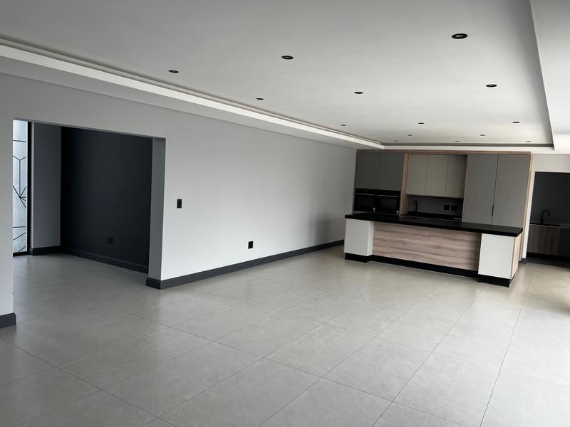 5 Bedroom Property for Sale in Midstream Heights Gauteng