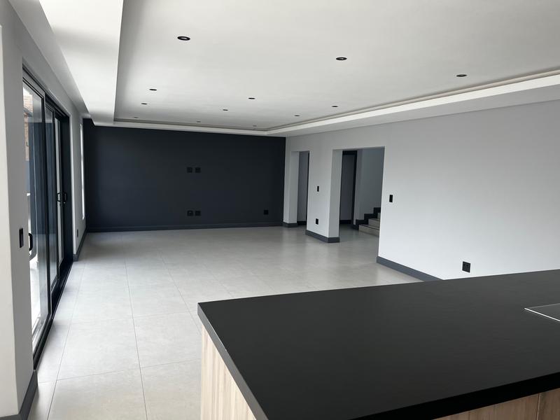 5 Bedroom Property for Sale in Midstream Heights Gauteng