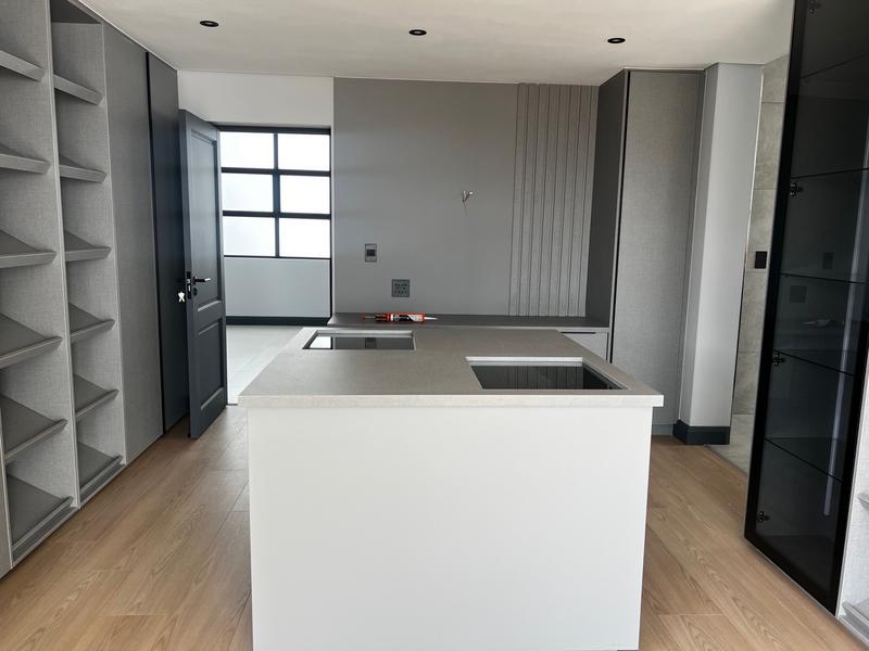 5 Bedroom Property for Sale in Midstream Heights Gauteng