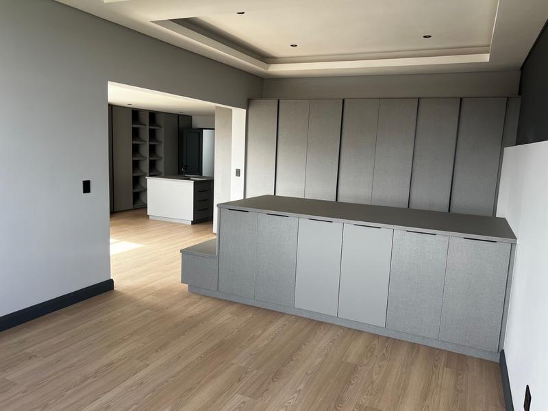 5 Bedroom Property for Sale in Midstream Heights Gauteng