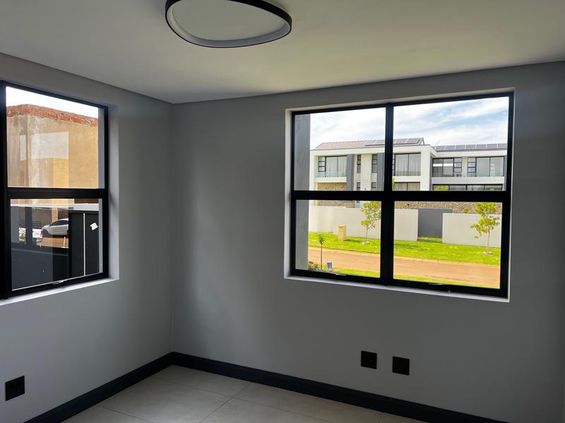 5 Bedroom Property for Sale in Midstream Heights Gauteng