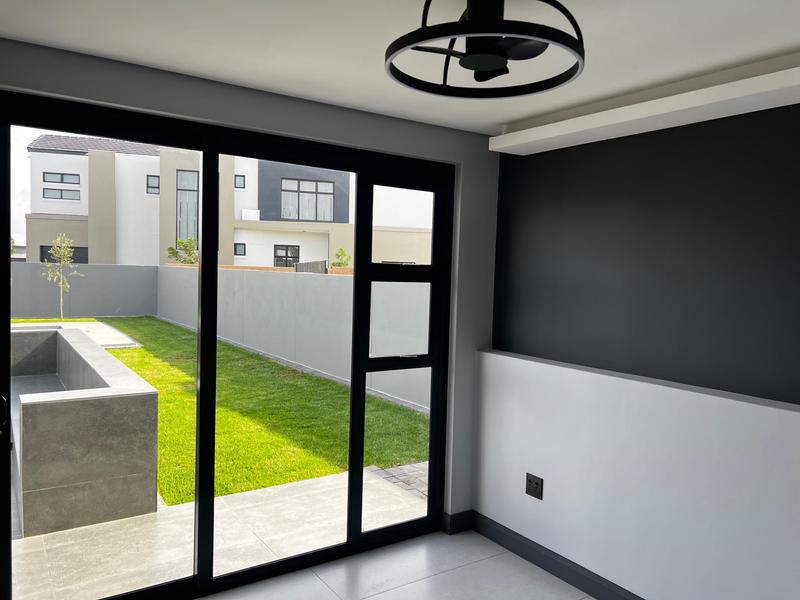 5 Bedroom Property for Sale in Midstream Heights Gauteng