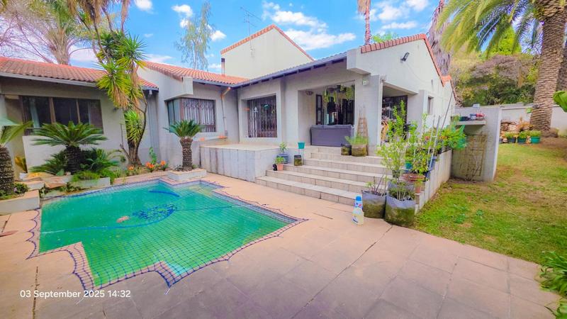 4 Bedroom Property for Sale in Douglasdale Gauteng