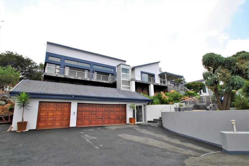 4 Bedroom Property for Sale in Glenvista Gauteng