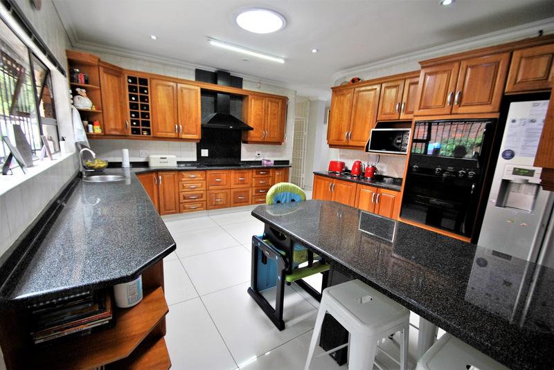 4 Bedroom Property for Sale in Glenvista Gauteng