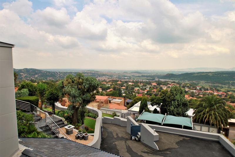 4 Bedroom Property for Sale in Glenvista Gauteng