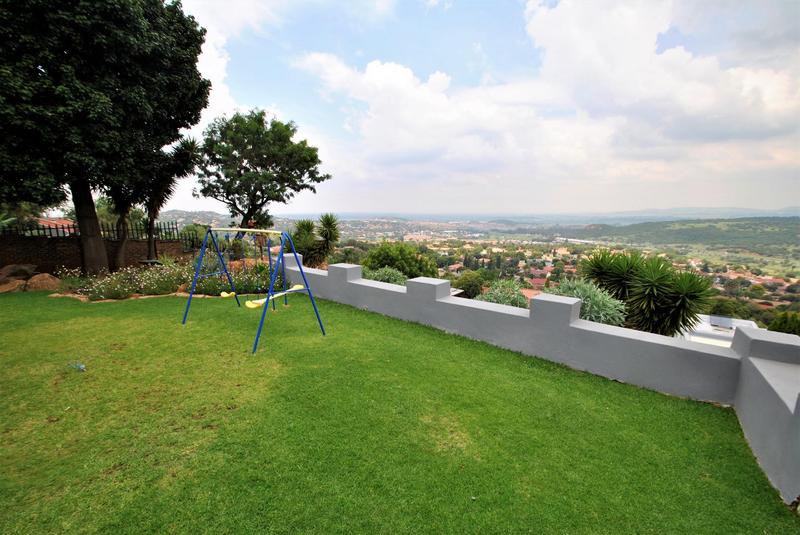 4 Bedroom Property for Sale in Glenvista Gauteng