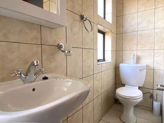 To Let 3 Bedroom Property for Rent in Amorosa Gauteng