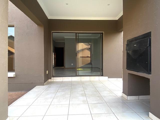 To Let 3 Bedroom Property for Rent in Amorosa Gauteng