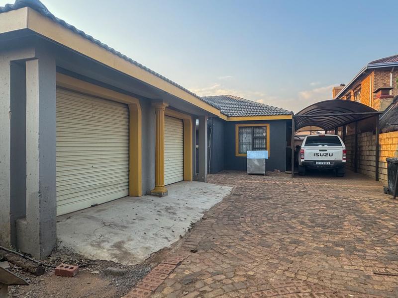 4 Bedroom Property for Sale in Kagiso Gauteng