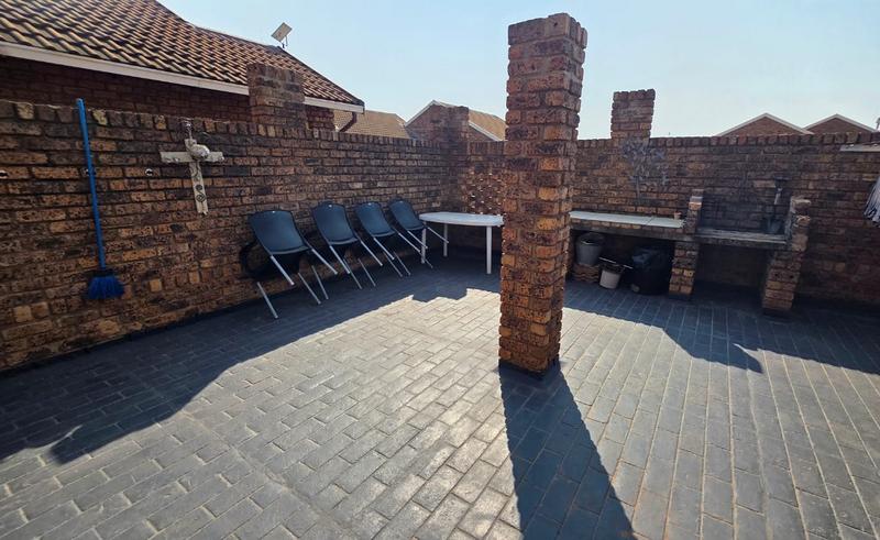 2 Bedroom Property for Sale in Doornpoort Gauteng