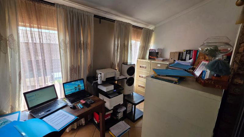 2 Bedroom Property for Sale in Doornpoort Gauteng