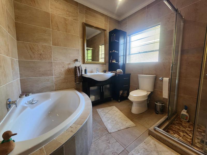 3 Bedroom Property for Sale in Brackenhurst Gauteng