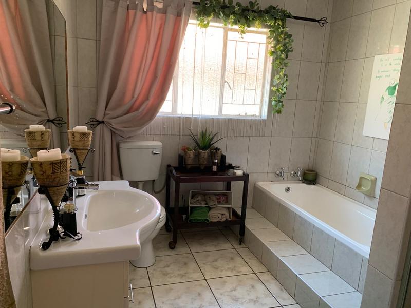 4 Bedroom Property for Sale in Vanderbijlpark SE 3 Gauteng
