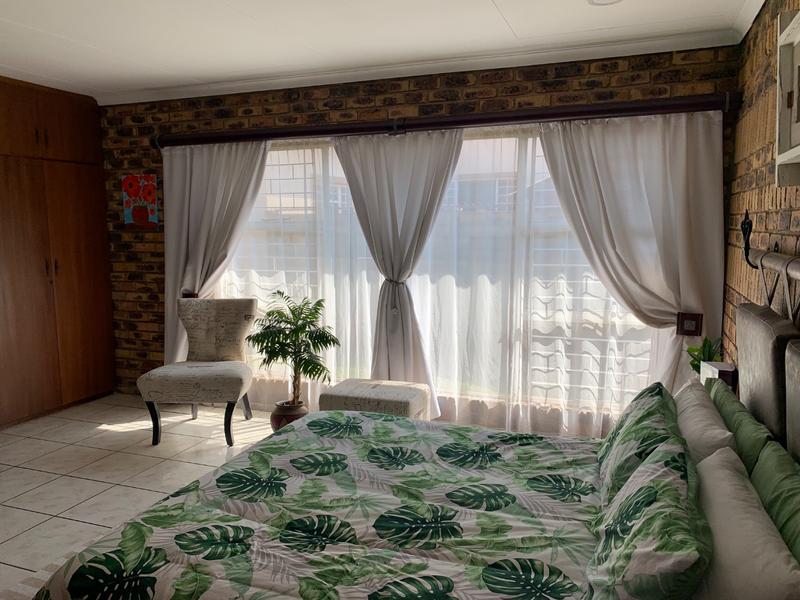 4 Bedroom Property for Sale in Vanderbijlpark SE 3 Gauteng