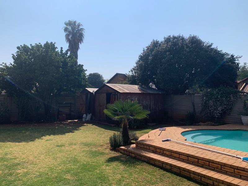 4 Bedroom Property for Sale in Vanderbijlpark SE 3 Gauteng