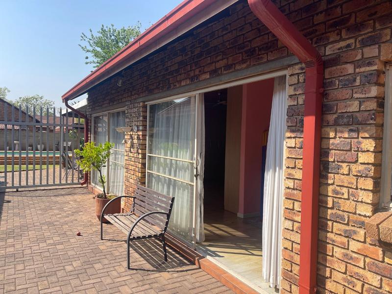 4 Bedroom Property for Sale in Vanderbijlpark SE 3 Gauteng