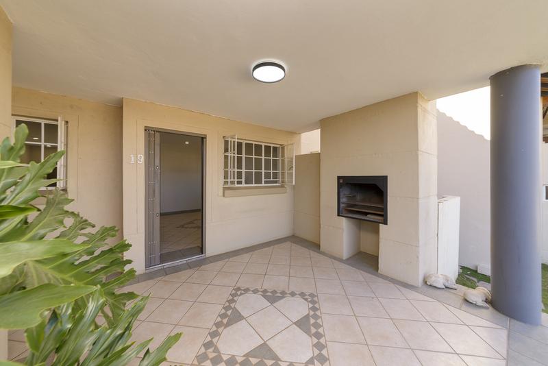 2 Bedroom Property for Sale in Erasmuskloof Gauteng