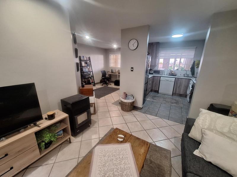2 Bedroom Property for Sale in Erasmuskloof Gauteng