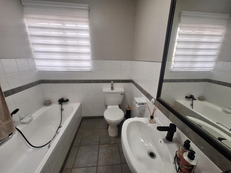 2 Bedroom Property for Sale in Erasmuskloof Gauteng