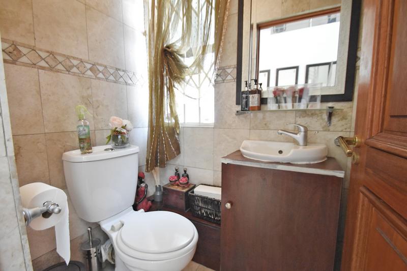 3 Bedroom Property for Sale in Mountain View Gauteng