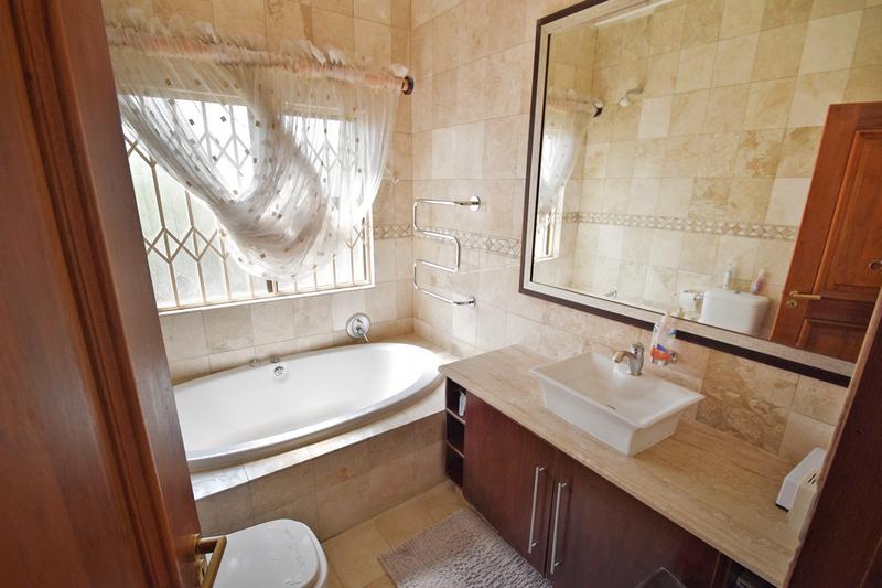 3 Bedroom Property for Sale in Mountain View Gauteng