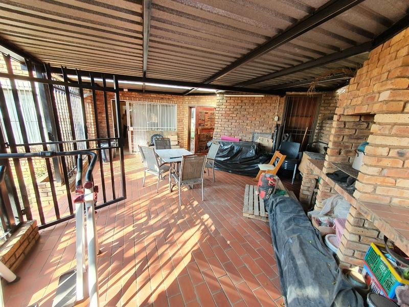3 Bedroom Property for Sale in Karenpark Gauteng