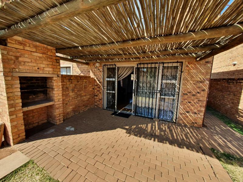 4 Bedroom Property for Sale in Theresa Park Gauteng