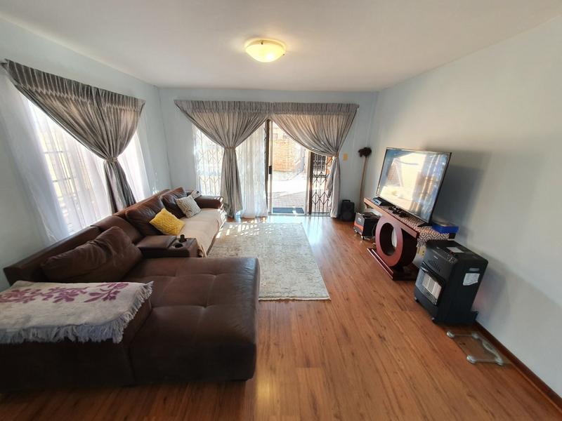 4 Bedroom Property for Sale in Theresa Park Gauteng