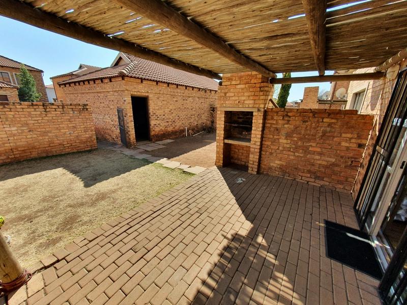 4 Bedroom Property for Sale in Theresa Park Gauteng