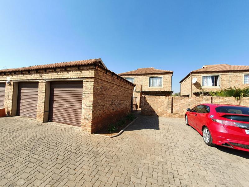4 Bedroom Property for Sale in Theresa Park Gauteng