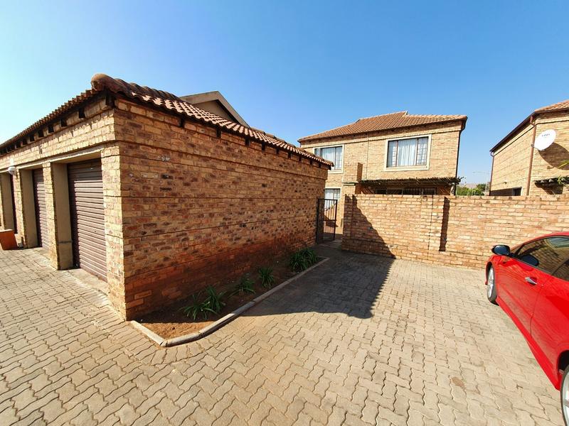 4 Bedroom Property for Sale in Theresa Park Gauteng