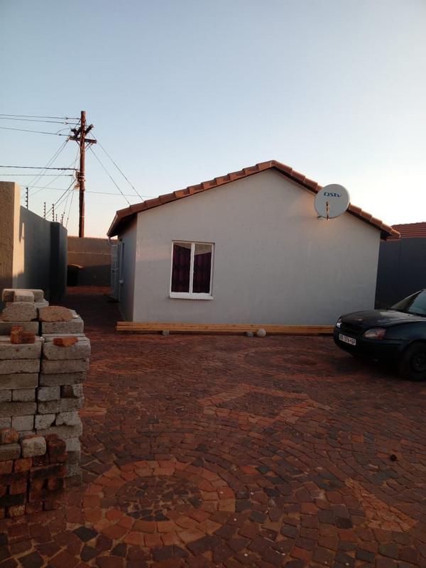 2 Bedroom Property for Sale in Protea Glen Gauteng