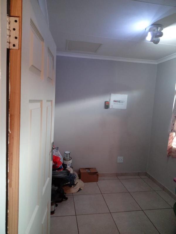 2 Bedroom Property for Sale in Protea Glen Gauteng