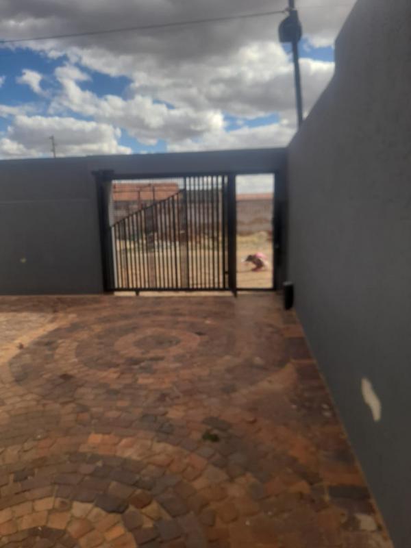 2 Bedroom Property for Sale in Protea Glen Gauteng