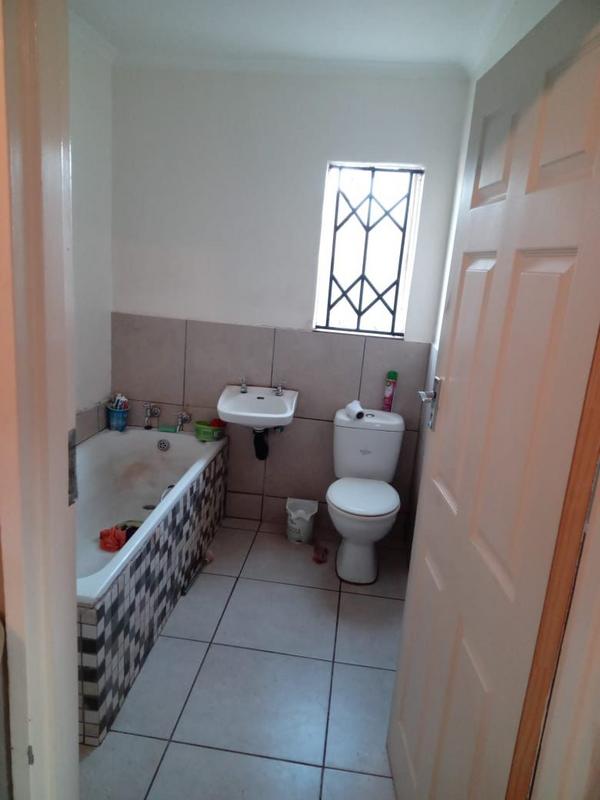 2 Bedroom Property for Sale in Protea Glen Gauteng
